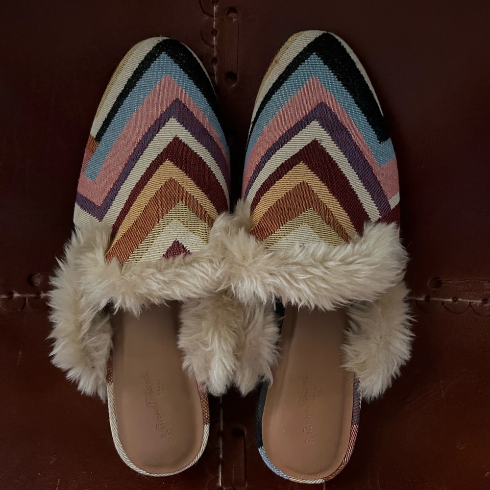 Universal Thread Multicolor Chevron Fur-Lined Mules